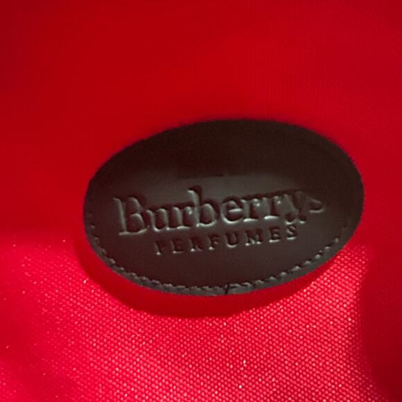 Burberry Red Travel Bag Durable and Spacious - Picture 3 of 9